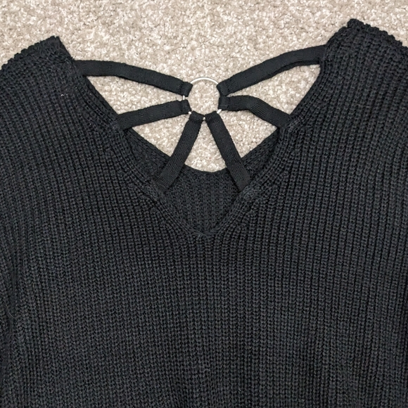 (2/$25) Ardene dropped shoulder sunray open back rib knit sweater black - Picture 13 of 14